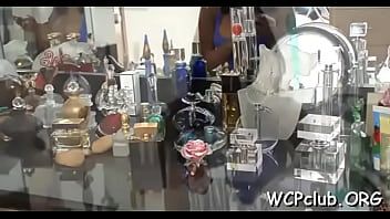 Riproduci La fresca mora jessica dawn con le tette rotonde si riempie la caverna