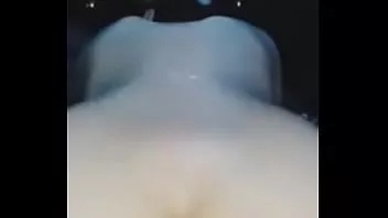 Riproduci Le piace ballare muovendo il culo in modo che tu possa vedere il buco nel culo le gusta bailar mostrando el hueco del culo