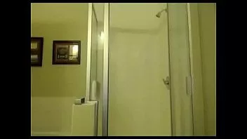 Redare Mai multe filmări fierbinți pentru mine, sub duș