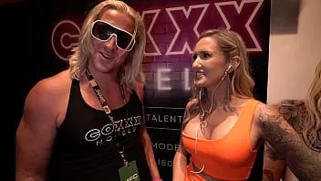 Redare Reagan lush interviu la miami exxxotica 2022 la standul de modele coxxx