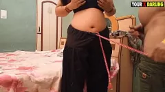 play देसी गोल-मटोल लड़की एक कठिन कुत्ते शैली बकवास के लिए भीख माँगती है - भारतीय अश्लील