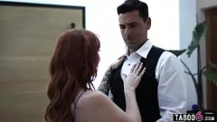 play Fiica vitregă Arietta Adams venerează penisul monstru al tatălui vitreg într-o întâlnire intensă în gât adânc