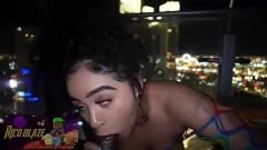 play 丰满的乌木Ariel Love Rides Rides BBC在阳台上