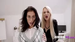 play Lesbianas morenas experimentan el amor apasionado